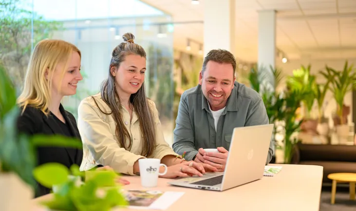 Senior accounting specialist